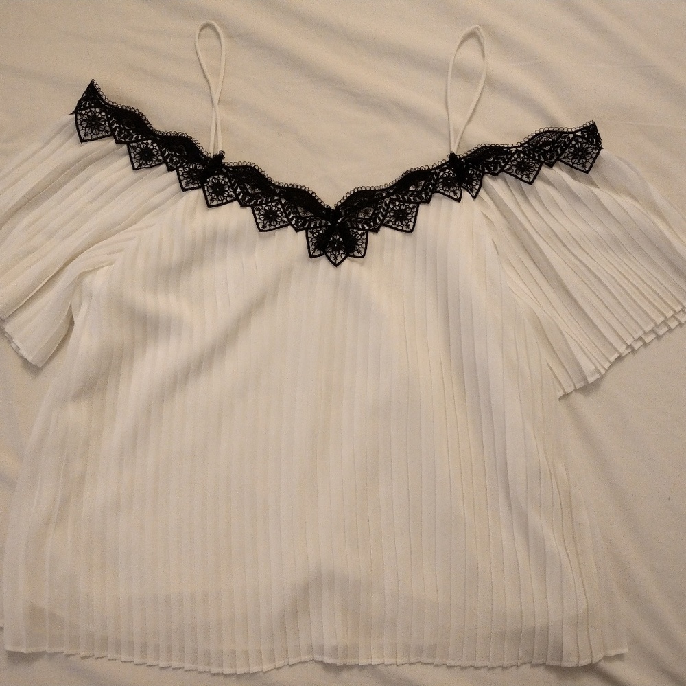 Cold Shoulder Lace Trim Pleated Top